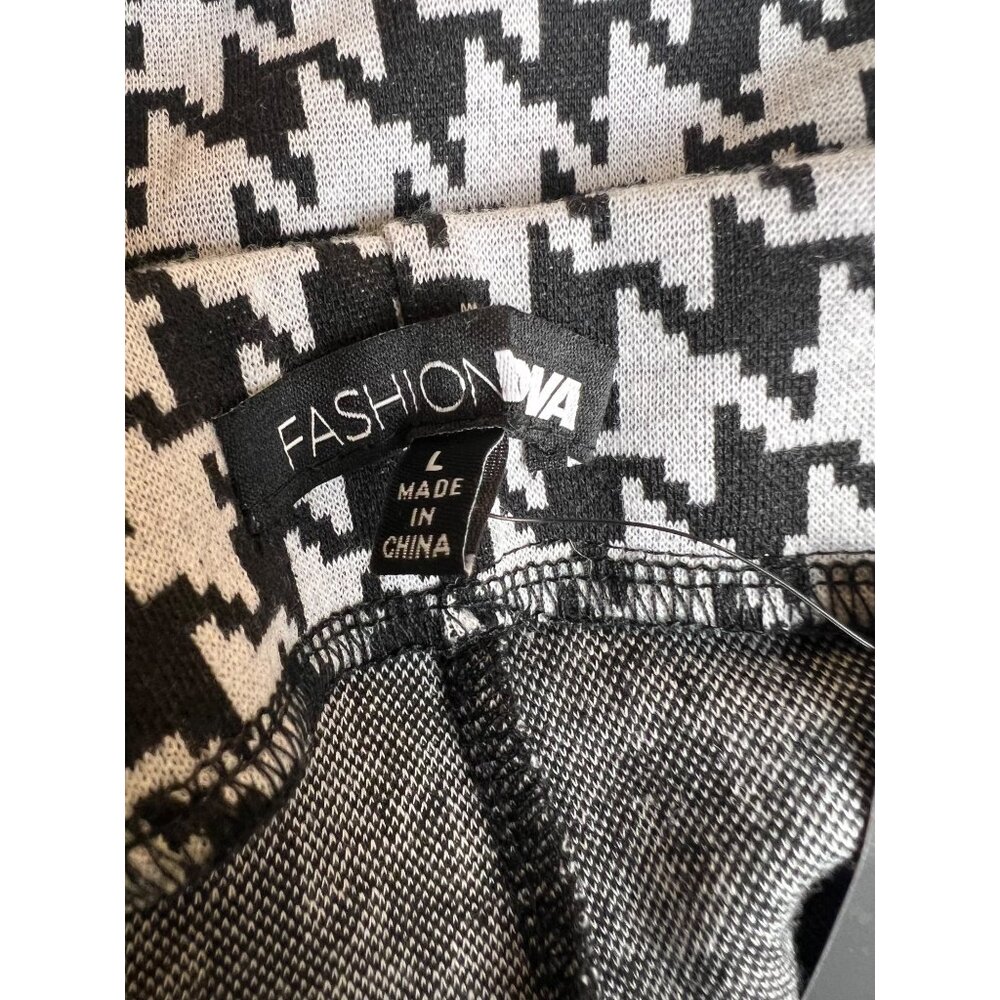 Houndstooth Mini Skirt - Picture 7 of 11